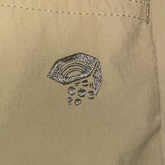 COPY - Super cute and sporty Mountain Hardwear tan athletic drawstring cargo sh… - Picture 4 of 5